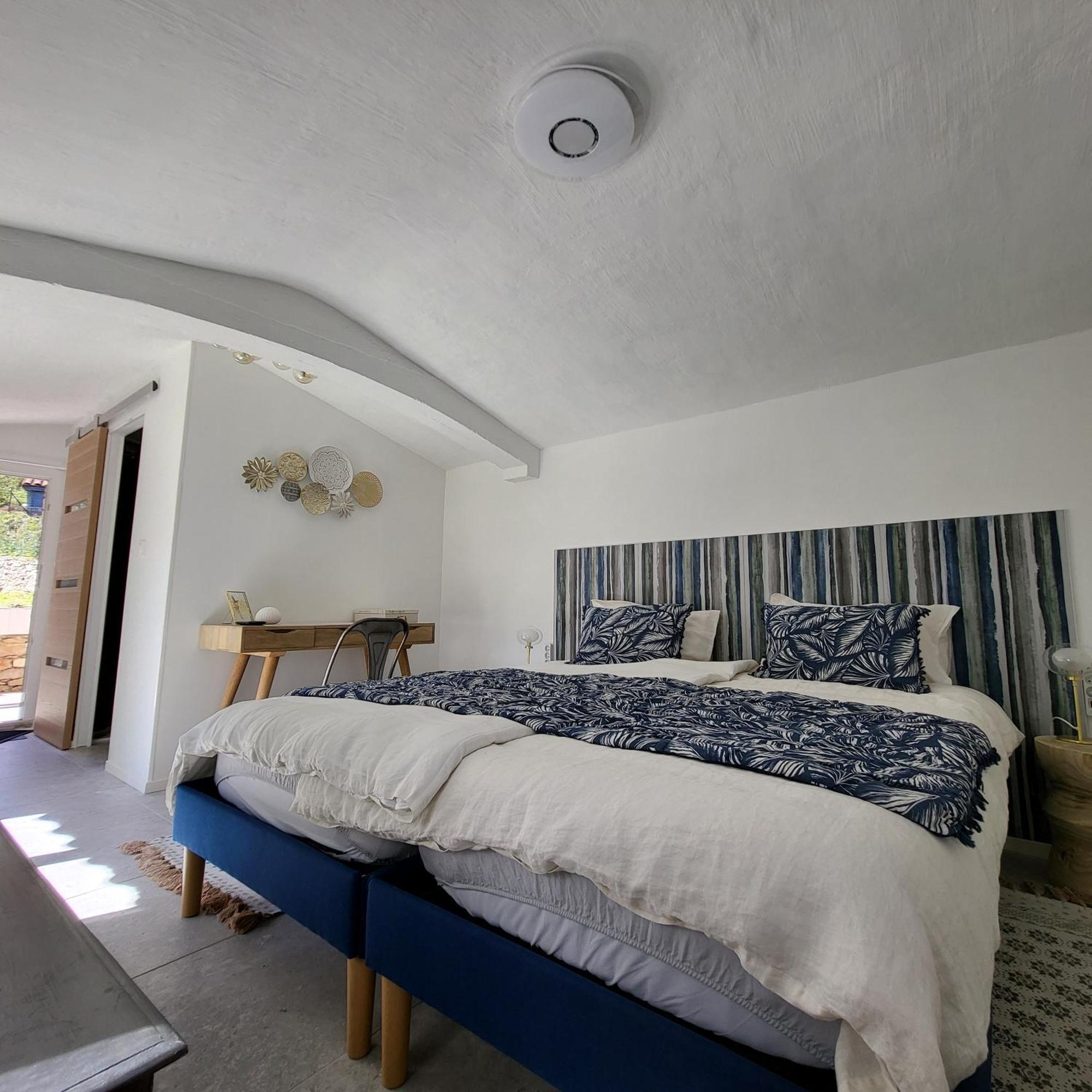 Hotel Les Pierres De Cezaire Saint-Cézaire-sur-Siagne Exteriér fotografie