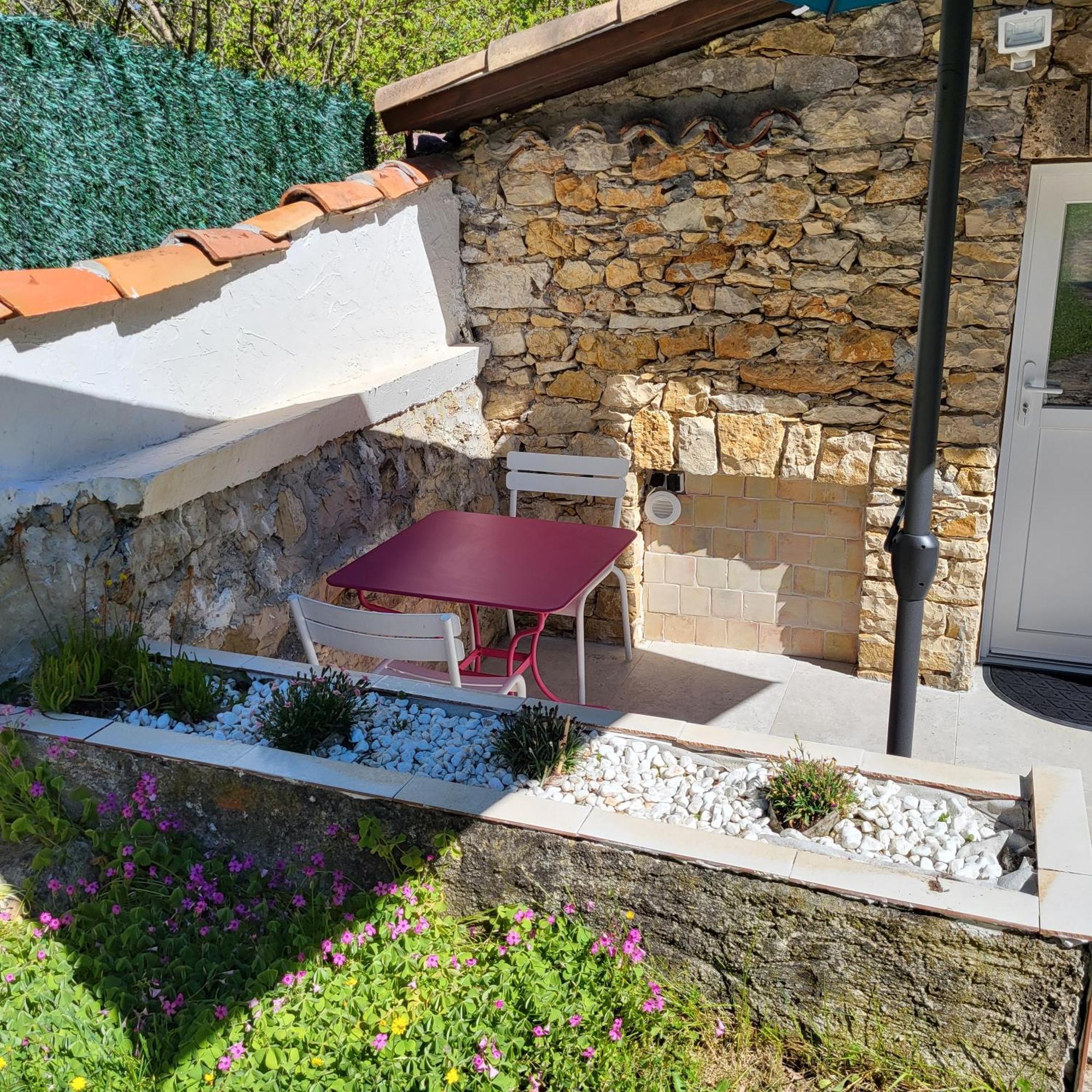Hotel Les Pierres De Cezaire Saint-Cézaire-sur-Siagne Exteriér fotografie